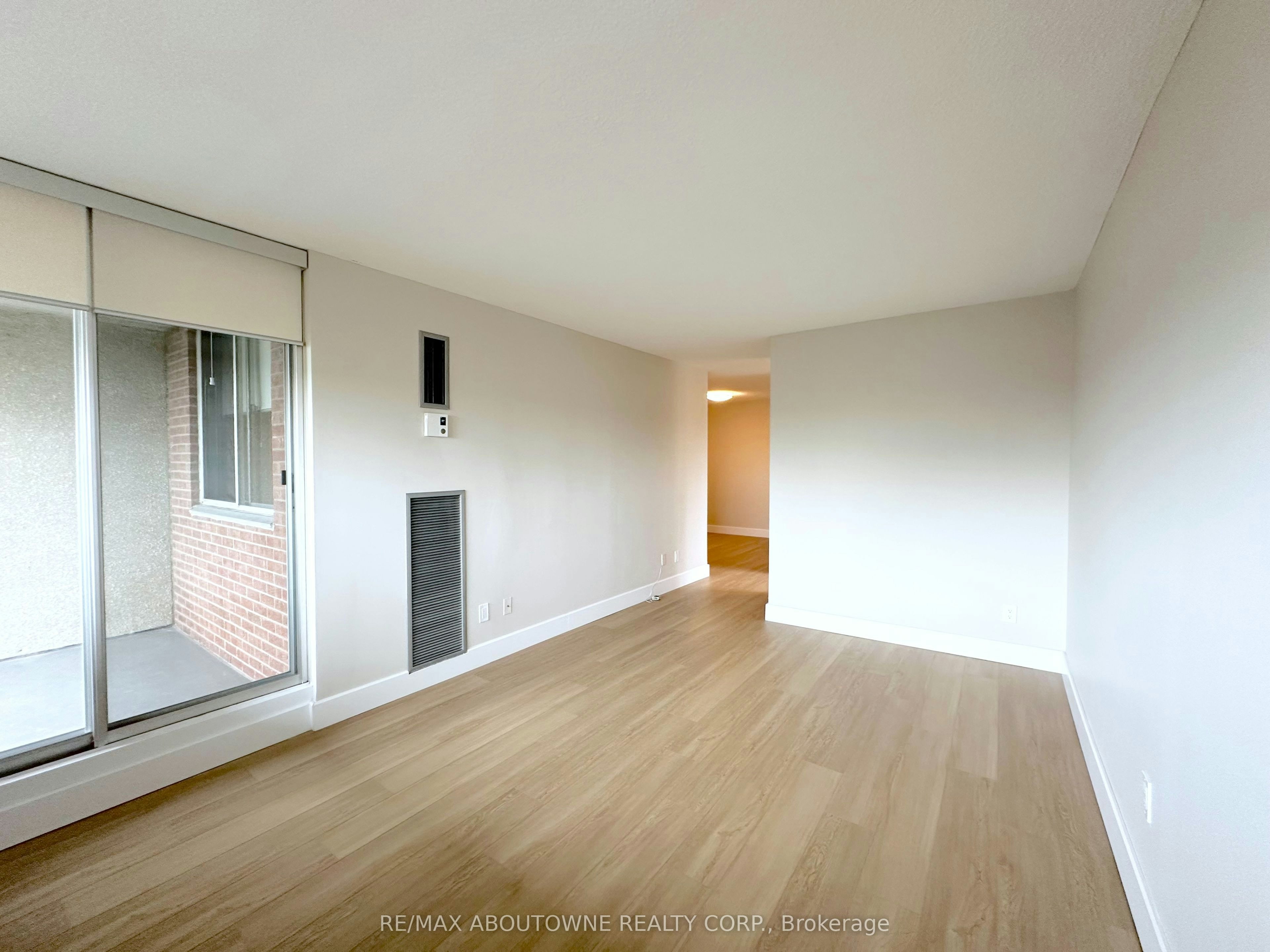 1101-165 La Rose Avenue, Toronto, ON, M9P 3S9 - 5