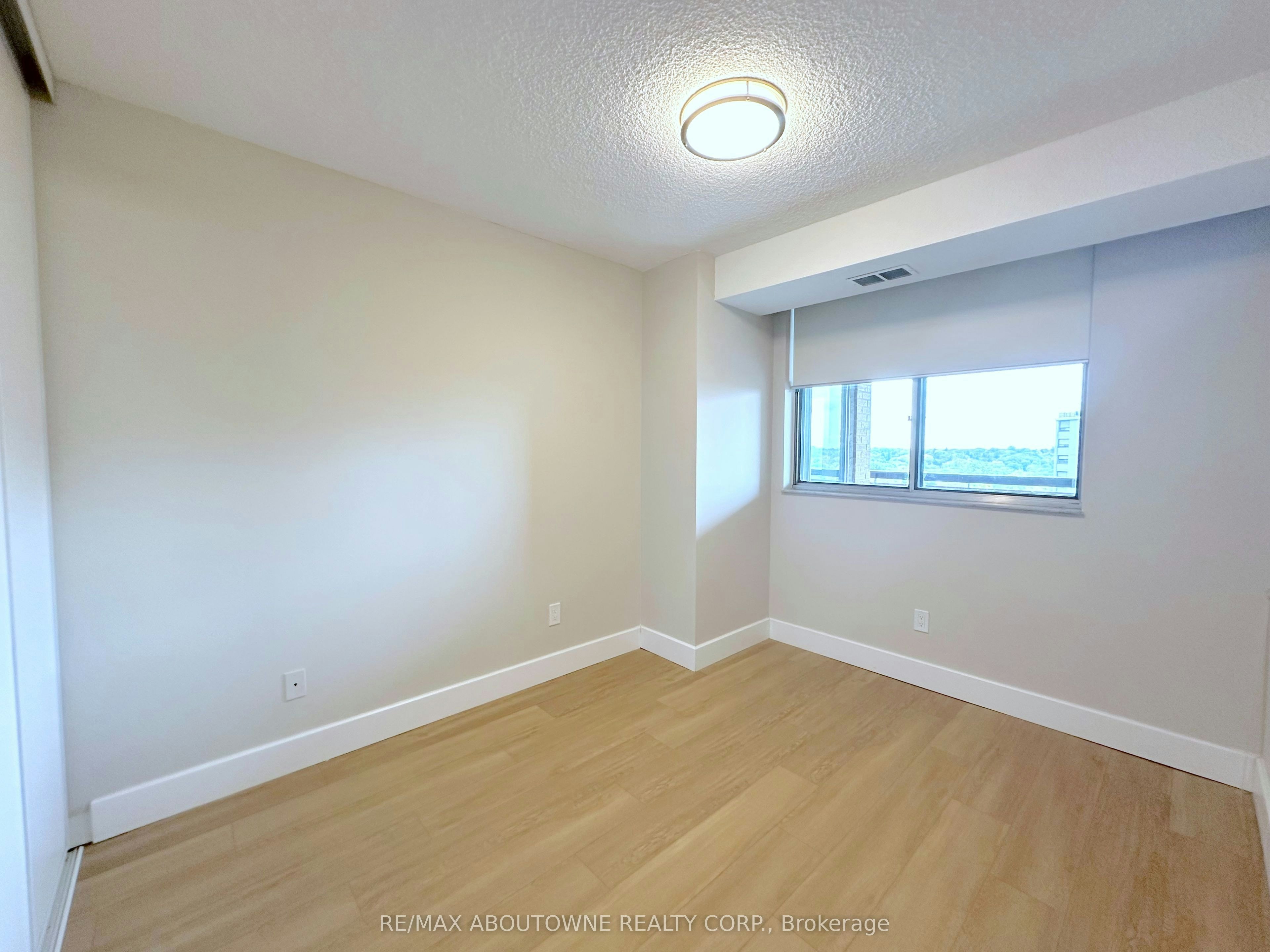 1101-165 La Rose Avenue, Toronto, ON, M9P 3S9 - 8