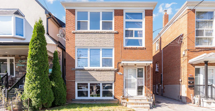 3-606 Harvie Avenue, Toronto, ON, M6E 4M1