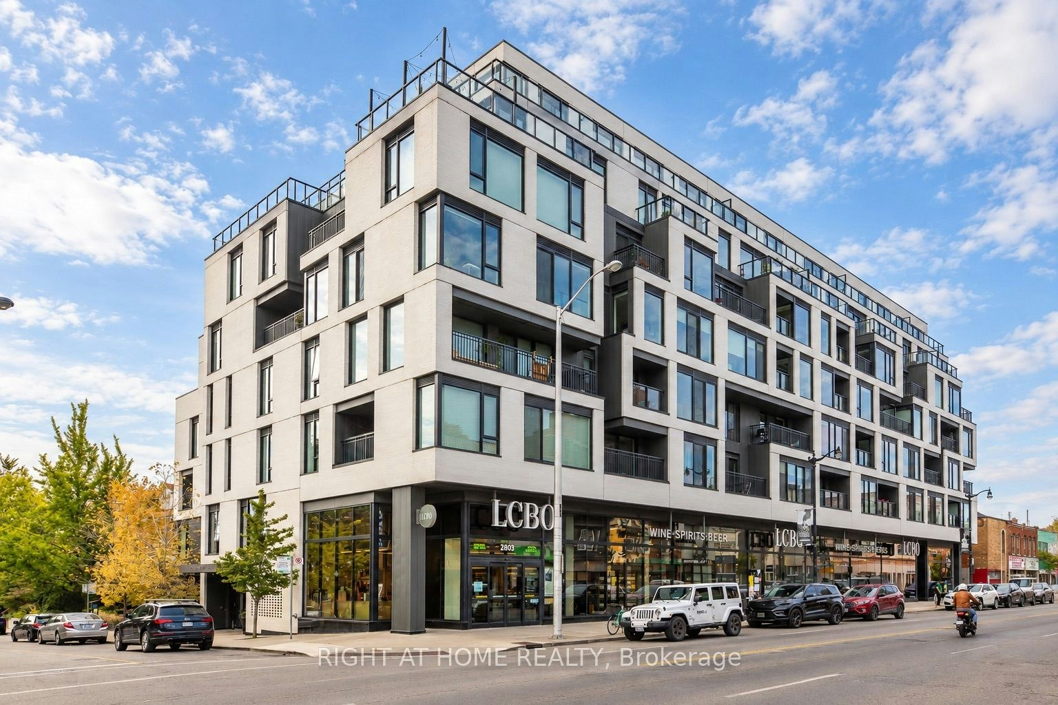 303-530 Indian Grove, Toronto, ON, M6P 0B3
