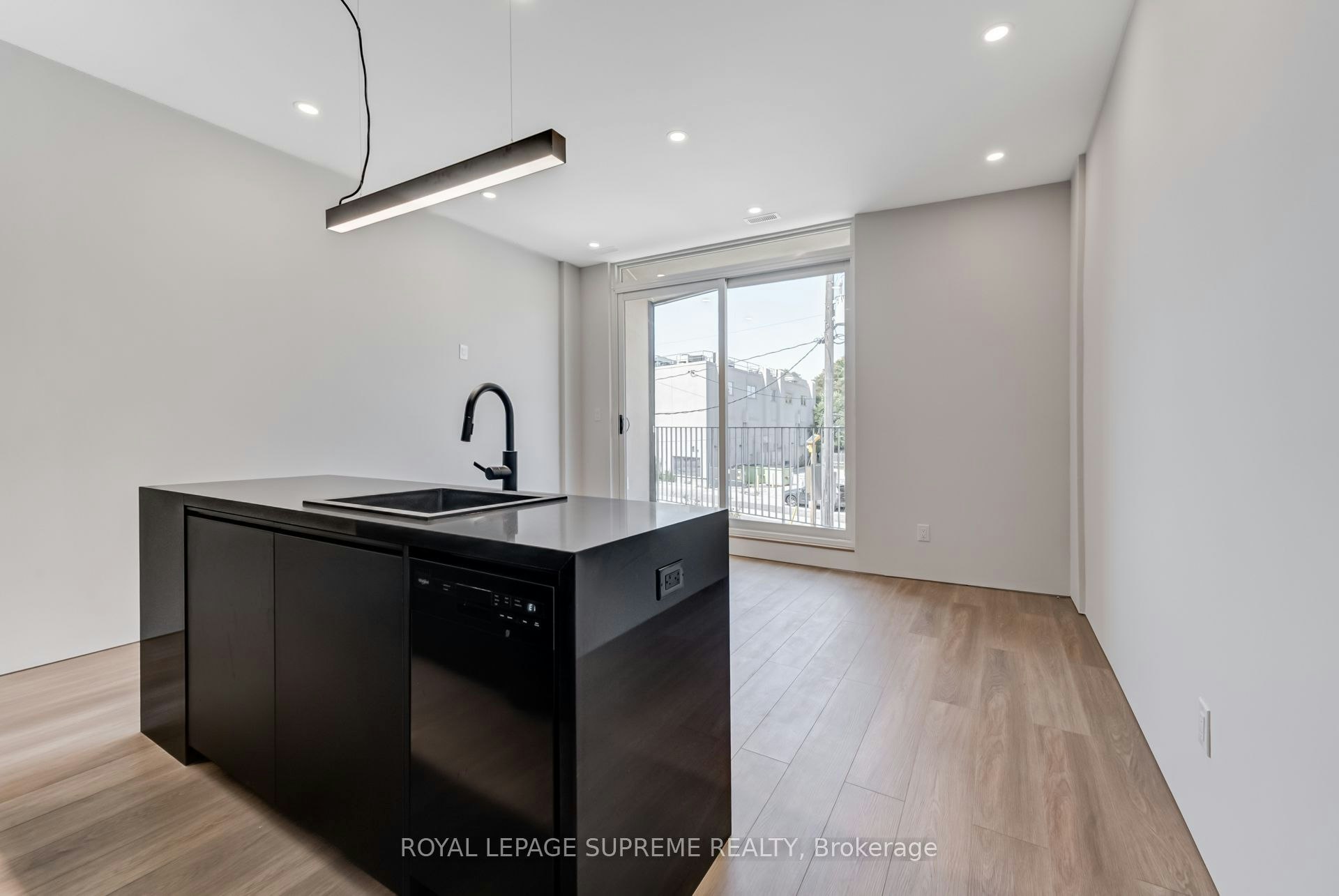 3-101 Bernice Crescent, Toronto, ON, M6N 1W7 - 6