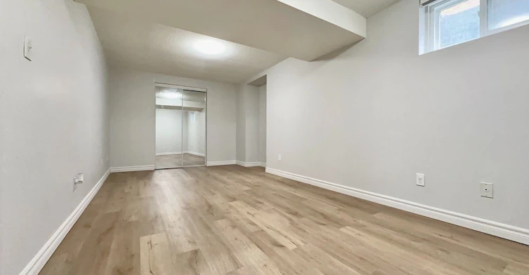 Lower Level-13 Milford Crescent, Brampton, ON, L6S 3E3 - 4