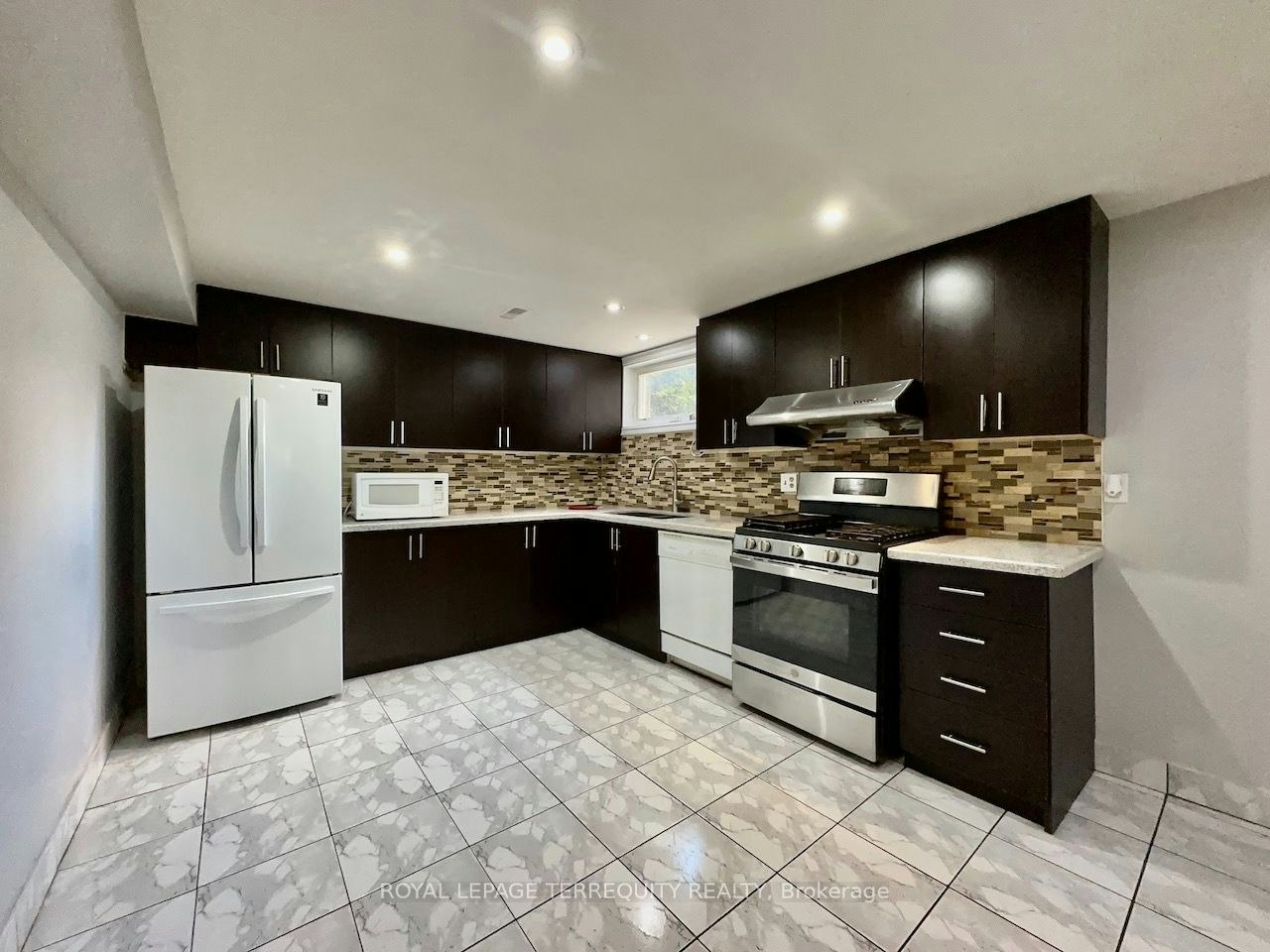 Lower Level-13 Milford Crescent, Brampton, ON, L6S 3E3 - 11