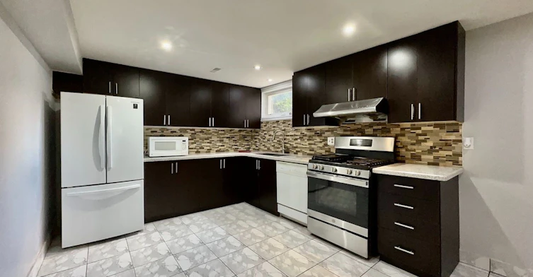 Lower Level-13 Milford Crescent, Brampton, ON, L6S 3E3 - 11