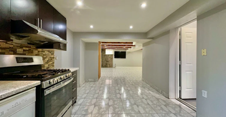 Lower Level-13 Milford Crescent, Brampton, ON, L6S 3E3 - 14
