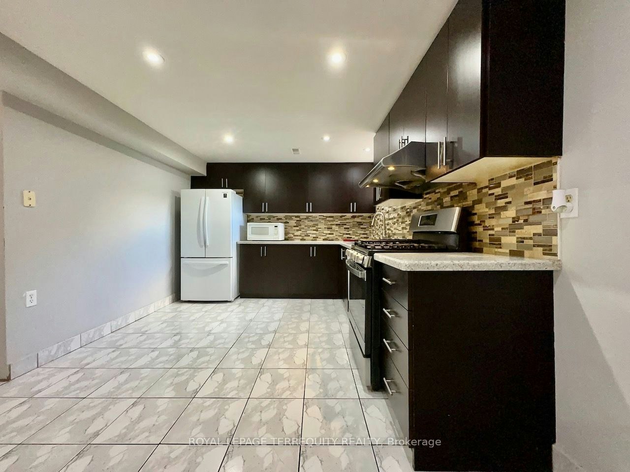 Lower Level-13 Milford Crescent, Brampton, ON, L6S 3E3 - 12