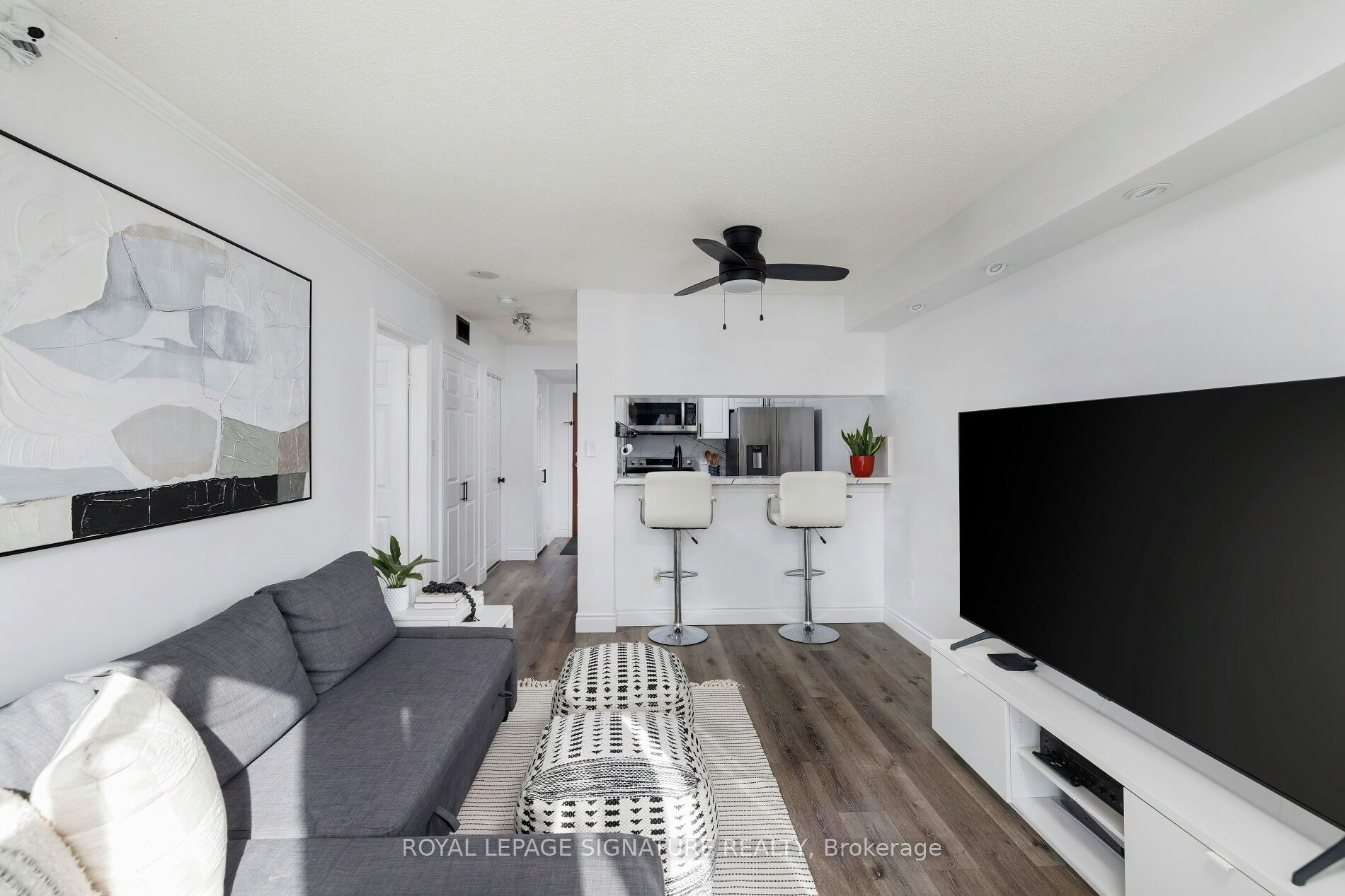 909-880 Dundas Street W, Mississauga, ON, L5C 4H3