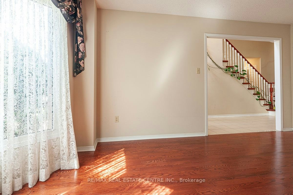 3679 Loyalist Drive, Mississauga, ON, L5L 4S9 - 5