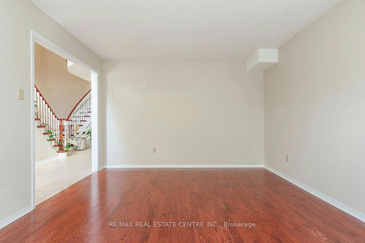 3679 Loyalist Drive, Mississauga, ON, L5L 4S9 - 6