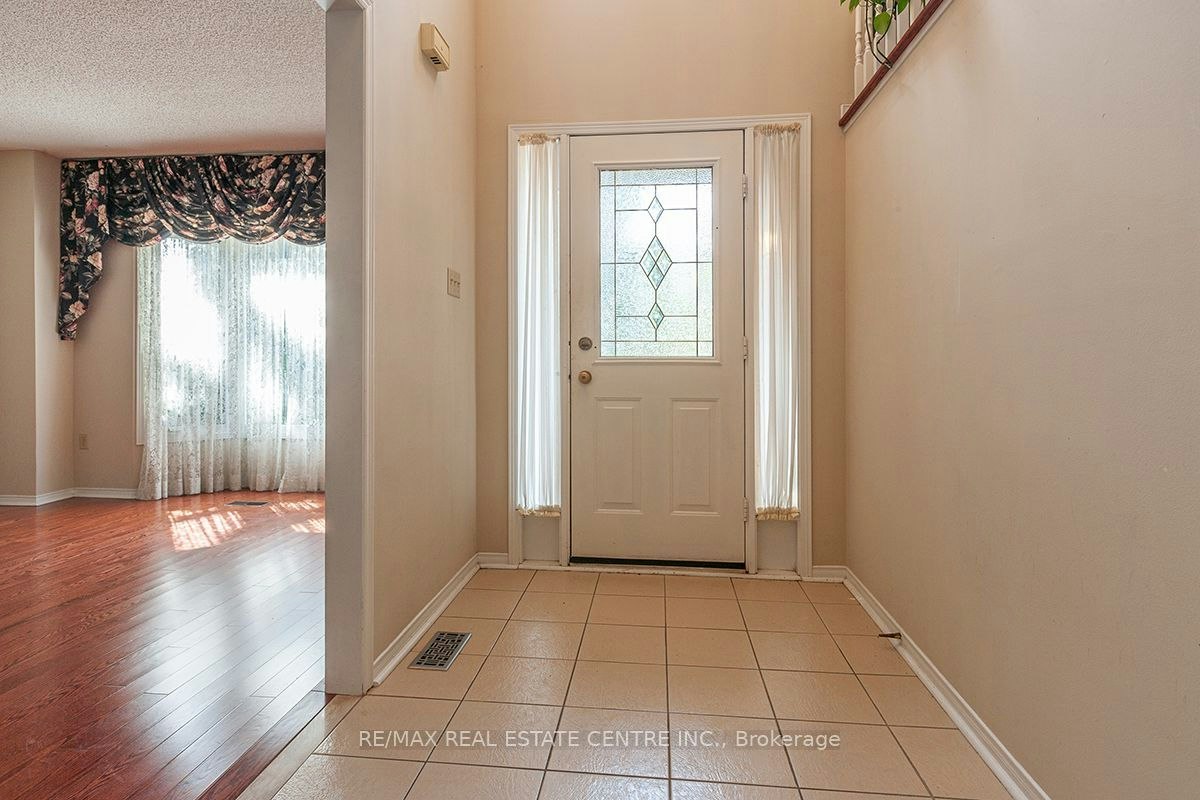 3679 Loyalist Drive, Mississauga, ON, L5L 4S9 - 3