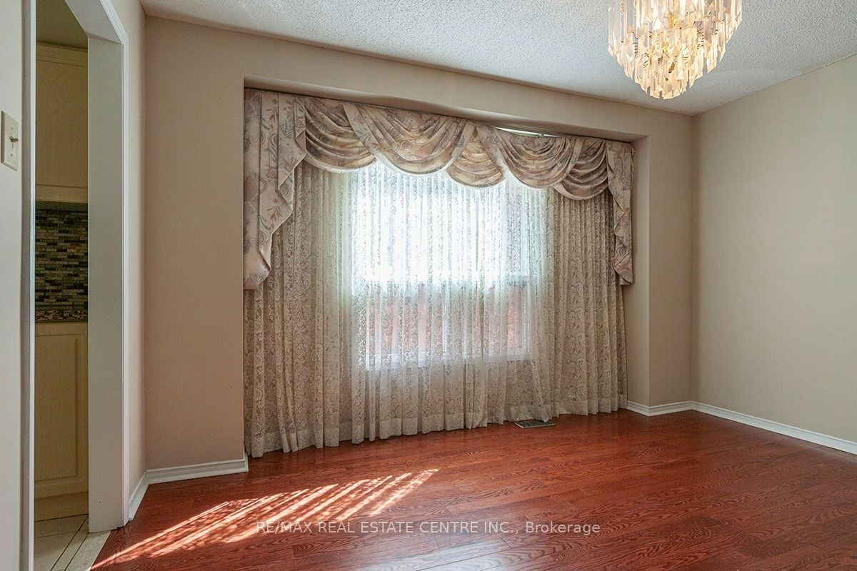 3679 Loyalist Drive, Mississauga, ON, L5L 4S9 - 9