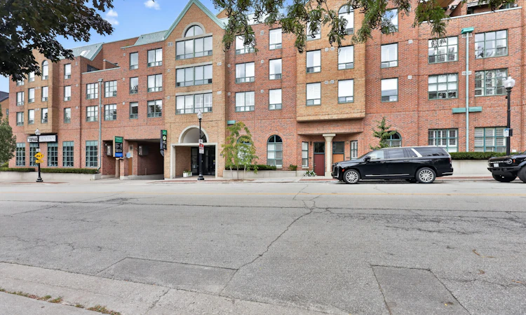 211-221 Robinson Street