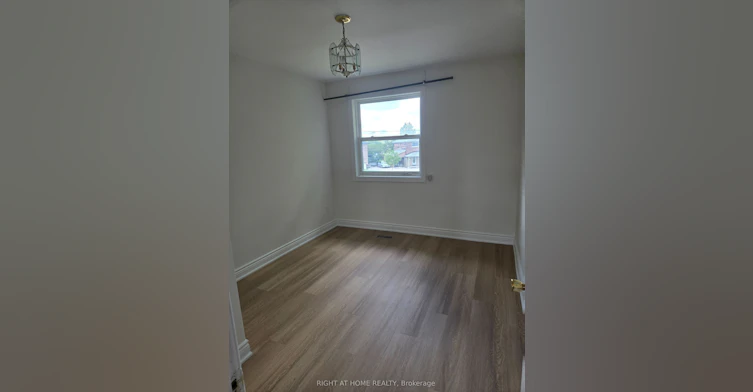 13 Faulkner Crescent, Toronto, ON, M9M 2B9 - 13