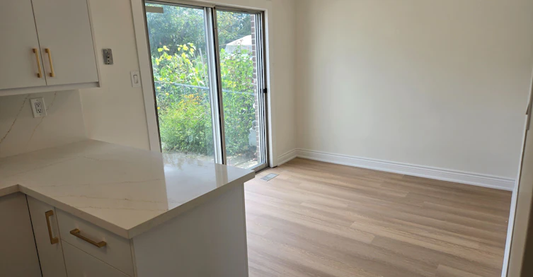 13 Faulkner Crescent, Toronto, ON, M9M 2B9 - 5