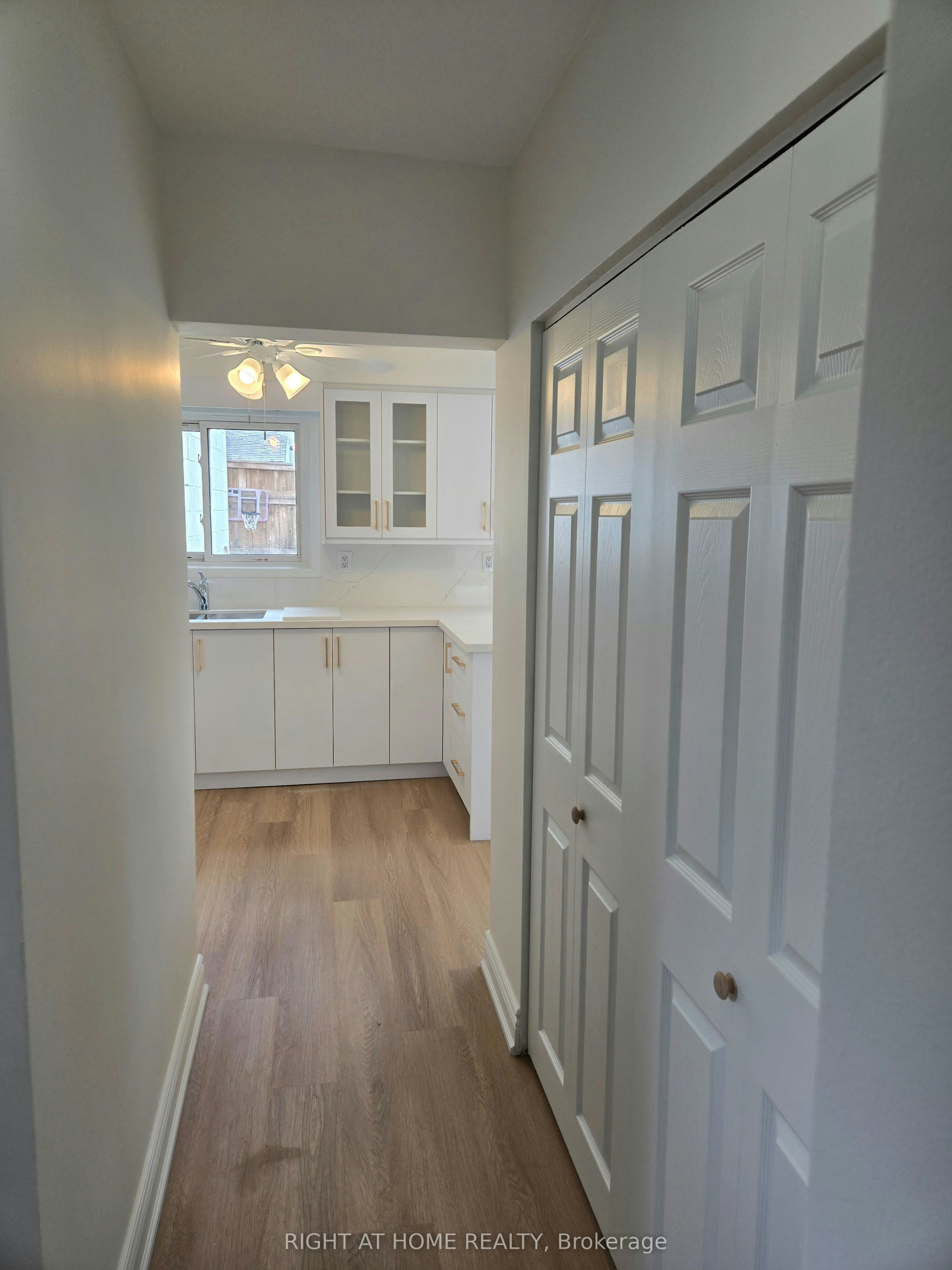 13 Faulkner Crescent, Toronto, ON, M9M 2B9 - 2
