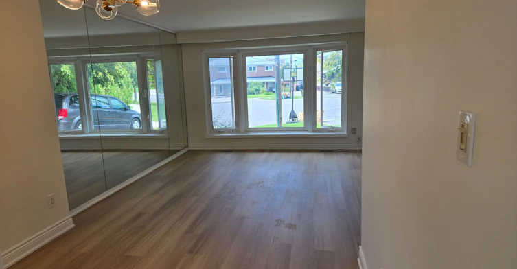 13 Faulkner Crescent, Toronto, ON, M9M 2B9 - 8