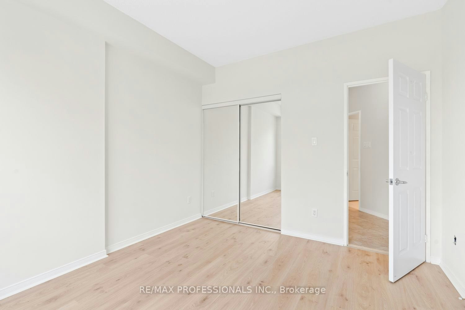 311-2511 Lakeshore Road W, Oakville, ON, L6L 6L9 - 25