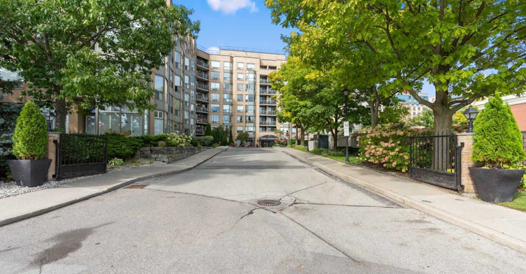 311-2511 Lakeshore Road W, Oakville, ON, L6L 6L9 - 32