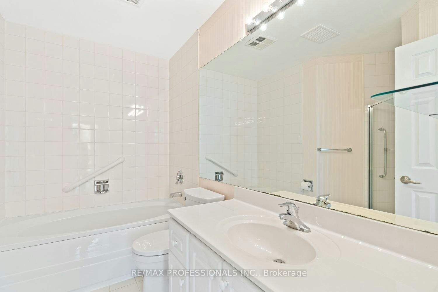 311-2511 Lakeshore Road W, Oakville, ON, L6L 6L9 - 23