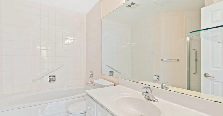 311-2511 Lakeshore Road W, Oakville, ON, L6L 6L9 - 23
