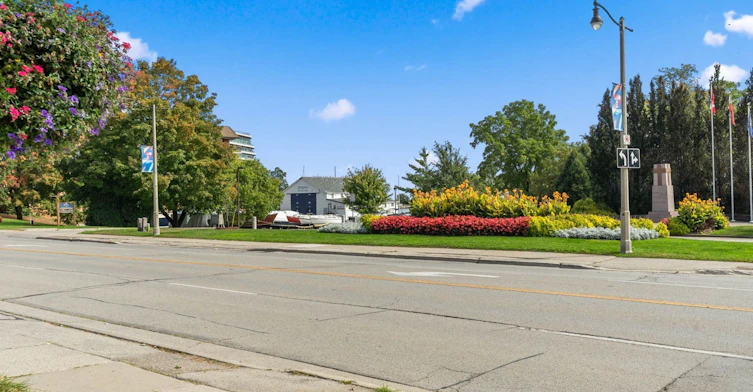 311-2511 Lakeshore Road W, Oakville, ON, L6L 6L9 - 33