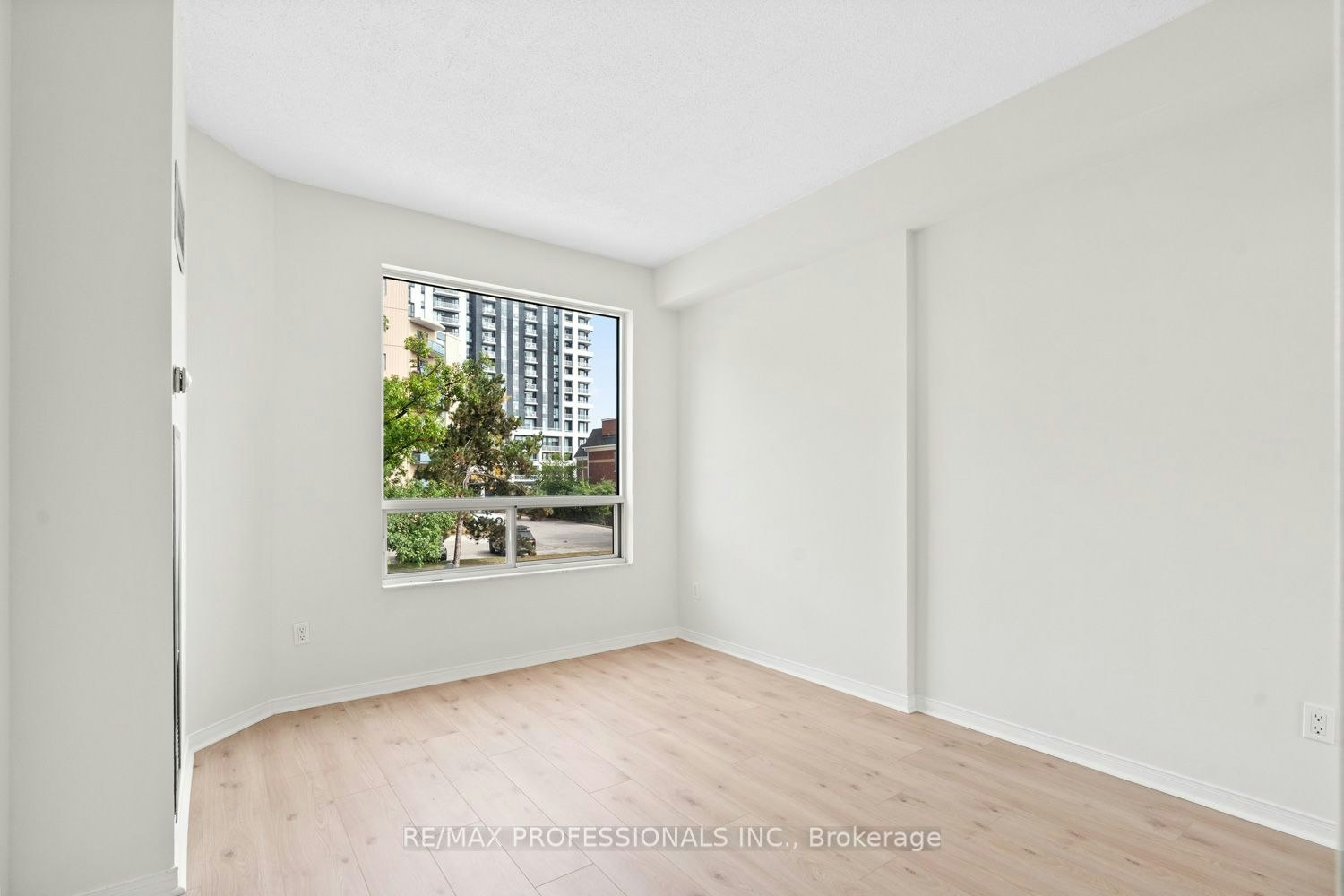 311-2511 Lakeshore Road W, Oakville, ON, L6L 6L9 - 24