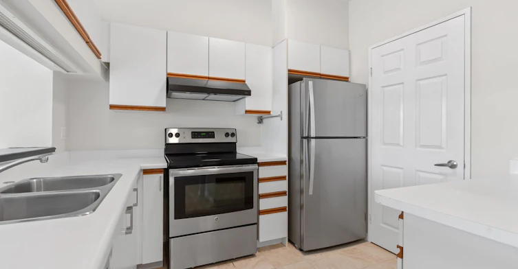 311-2511 Lakeshore Road W, Oakville, ON, L6L 6L9 - 16