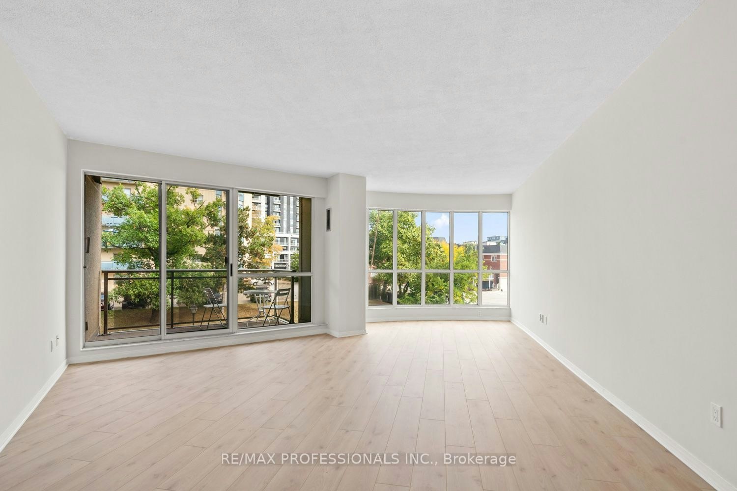 311-2511 Lakeshore Road W, Oakville, ON, L6L 6L9 - 4