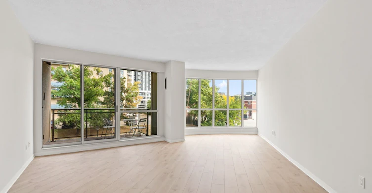 311-2511 Lakeshore Road W, Oakville, ON, L6L 6L9 - 4