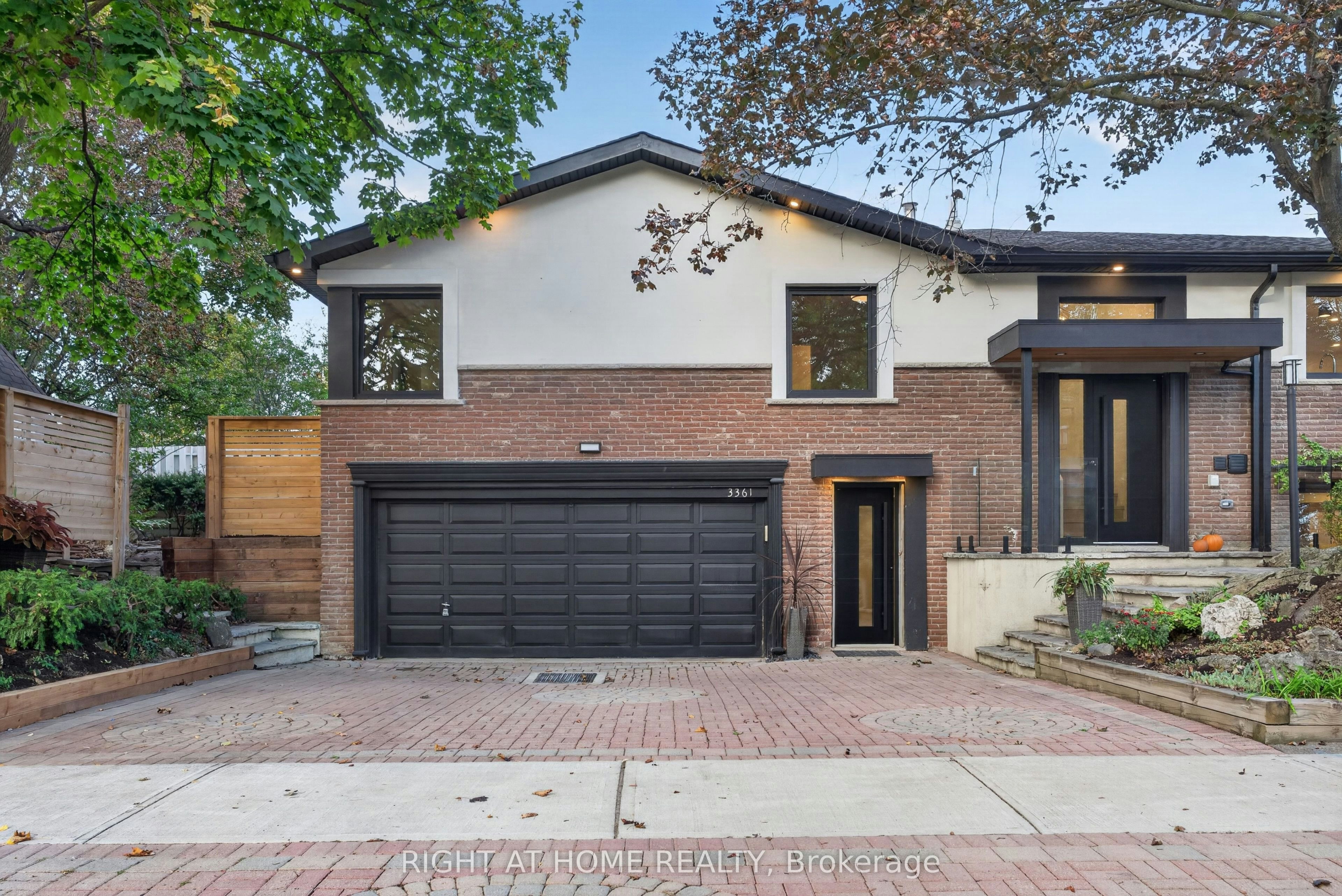 3361 Rhonda Valley, Mississauga, ON, L5A 3G1 - 3