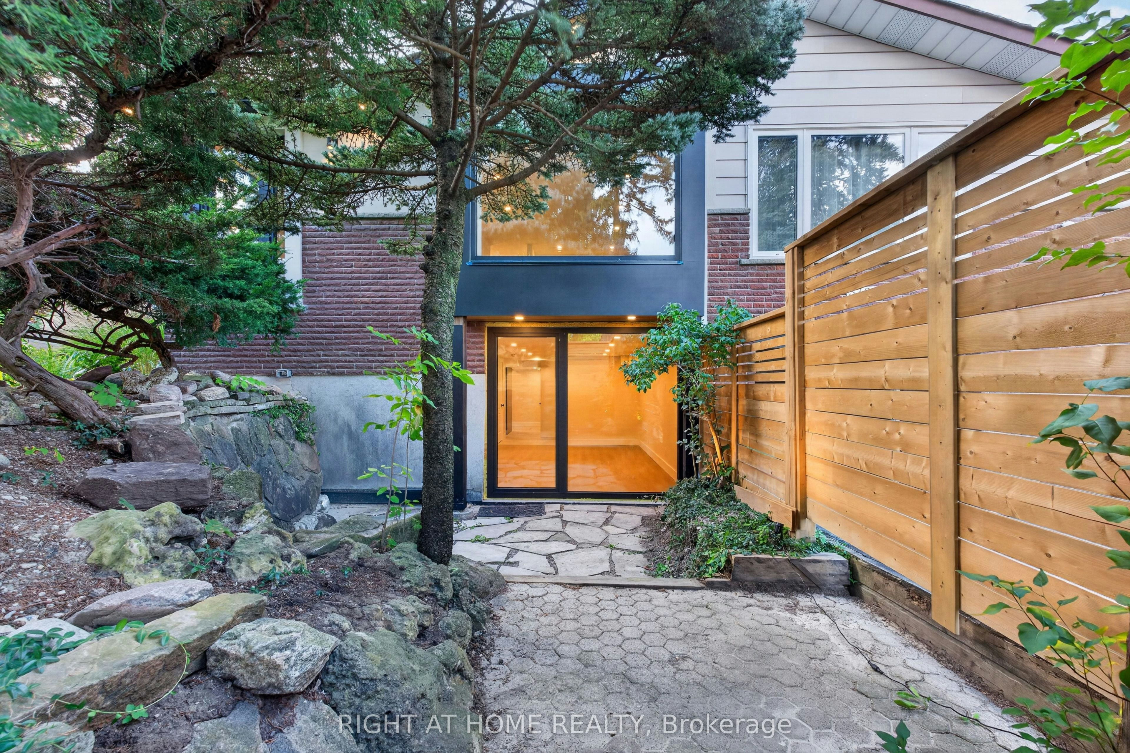 3361 Rhonda Valley, Mississauga, ON, L5A 3G1 - 22