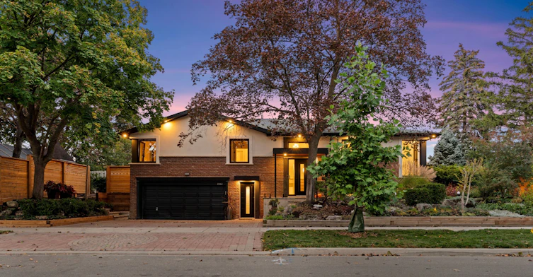 3361 Rhonda Valley, Mississauga, ON, L5A 3G1