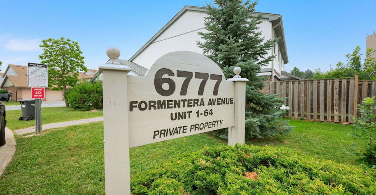 28-6777 Formentera Avenue, Mississauga, ON, L5N 2M3 - 2
