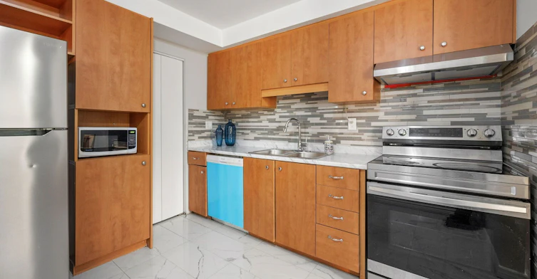 28-6777 Formentera Avenue, Mississauga, ON, L5N 2M3 - 16