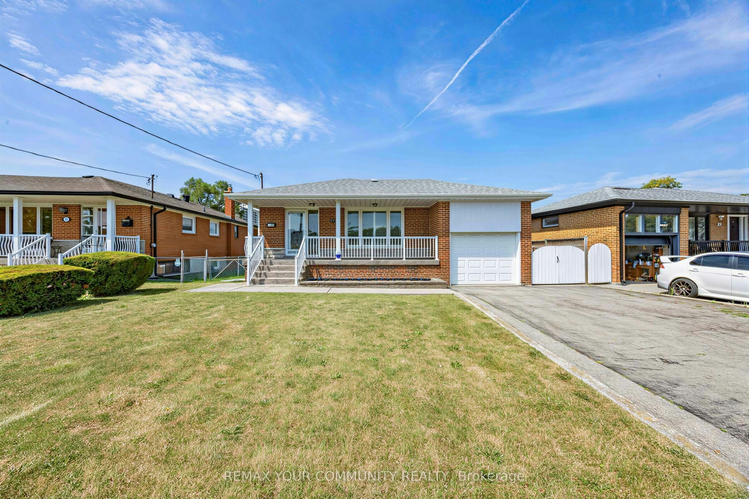 20 Linthurst Avenue, Toronto, ON, M3M 1P2