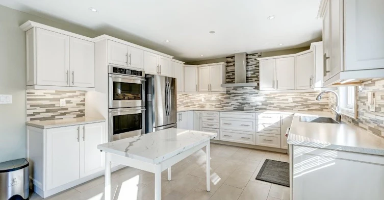 9 Culnan Avenue, Toronto, ON, M8Z 5A9 - 12