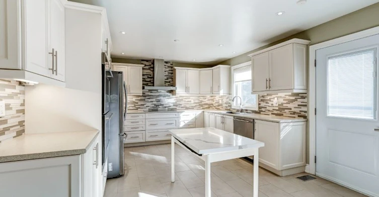 9 Culnan Avenue, Toronto, ON, M8Z 5A9 - 11