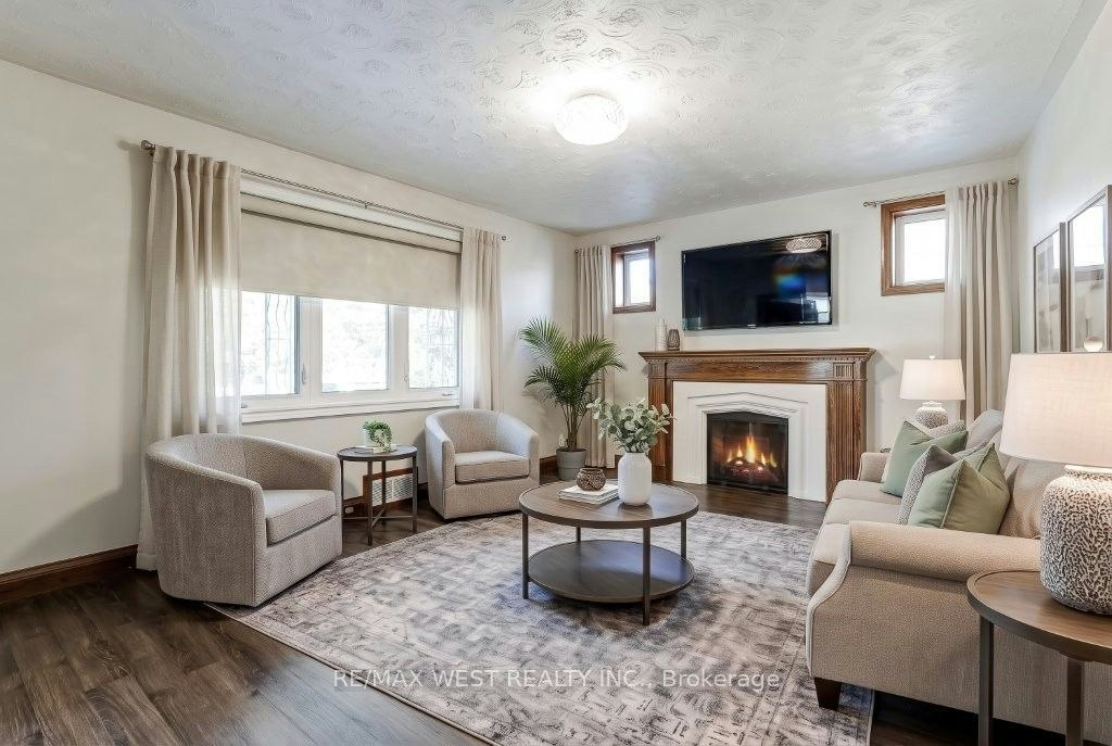 9 Culnan Avenue, Toronto, ON, M8Z 5A9 - 7