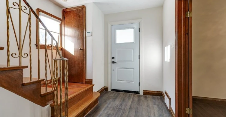 9 Culnan Avenue, Toronto, ON, M8Z 5A9 - 5
