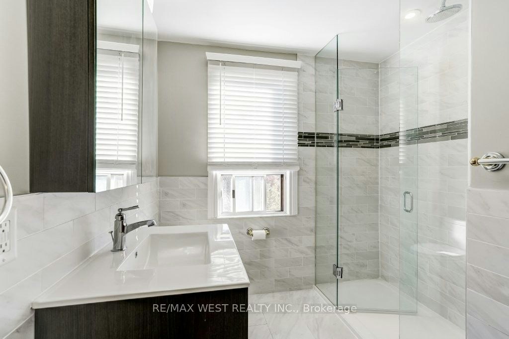 9 Culnan Avenue, Toronto, ON, M8Z 5A9 - 23