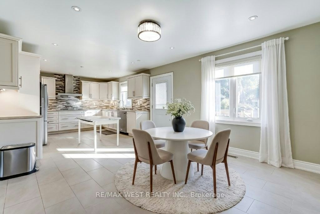 9 Culnan Avenue, Toronto, ON, M8Z 5A9 - 14