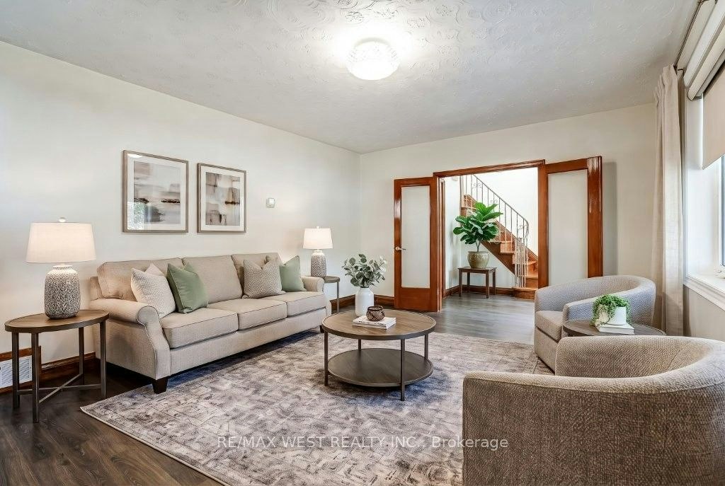 9 Culnan Avenue, Toronto, ON, M8Z 5A9 - 8