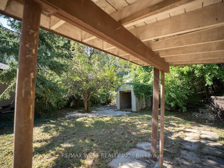 39 Mcmanus Road, Toronto, ON, M9P 2J9 - 7