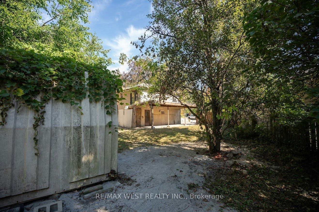 39 Mcmanus Road, Toronto, ON, M9P 2J9 - 9