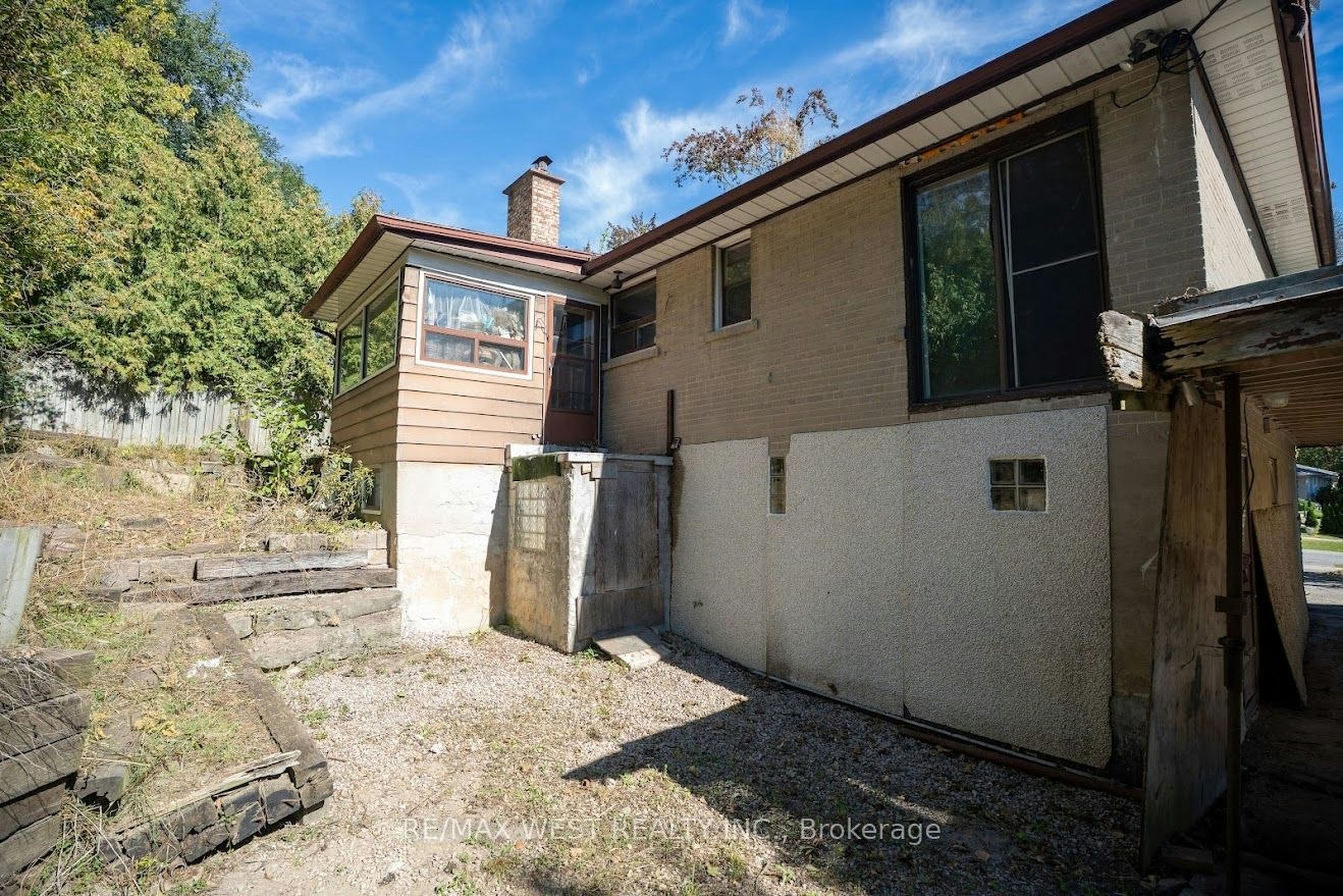 39 Mcmanus Road, Toronto, ON, M9P 2J9 - 13