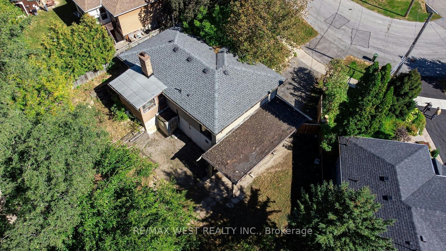 39 Mcmanus Road, Toronto, ON, M9P 2J9 - 6