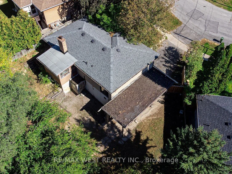 39 Mcmanus Road, Toronto, ON, M9P 2J9 - 6
