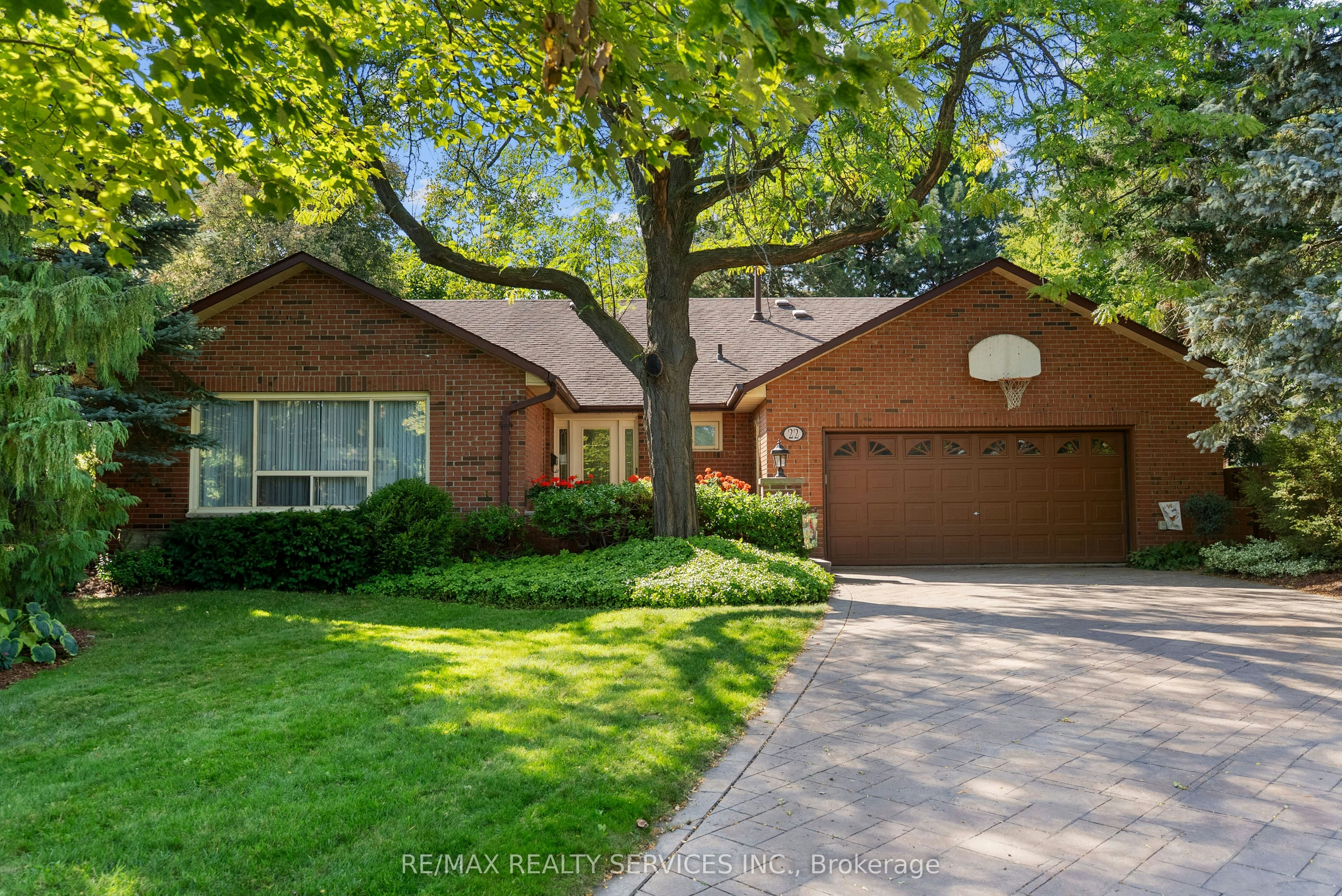 22 Oldham Crescent, Brampton, ON, L6Z 1W3