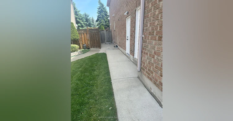 2026 Laurelcrest Place, Oakville, ON, L6M 3T7