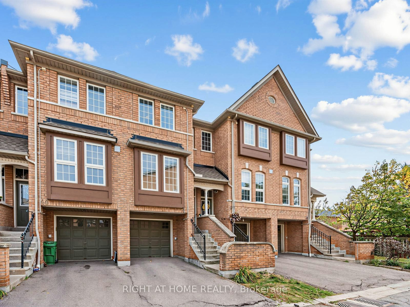 46-50 Strathaven Drive, Mississauga, ON, L5R 4E7